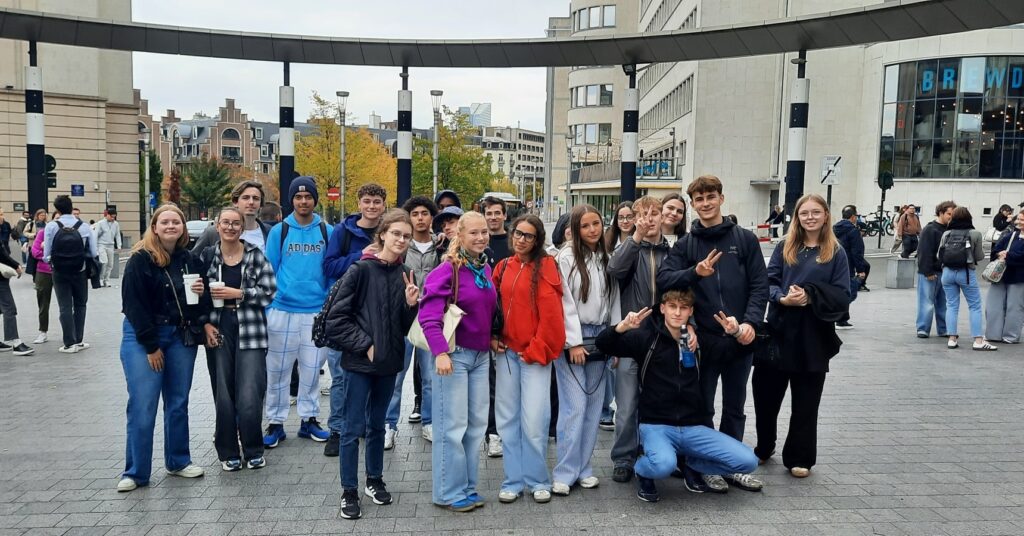 B.R.U.X.E.L.L.E.S M.A  B.E.L.L.E